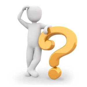 Un homme blanc s'appuie sur un point d'interrogation jaune. Il semble se poser des questions.