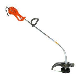 La débroussailleuse Oleo Mac TR 91 E est présentée sur un fond blanc. Celle-ci est orange et noire.